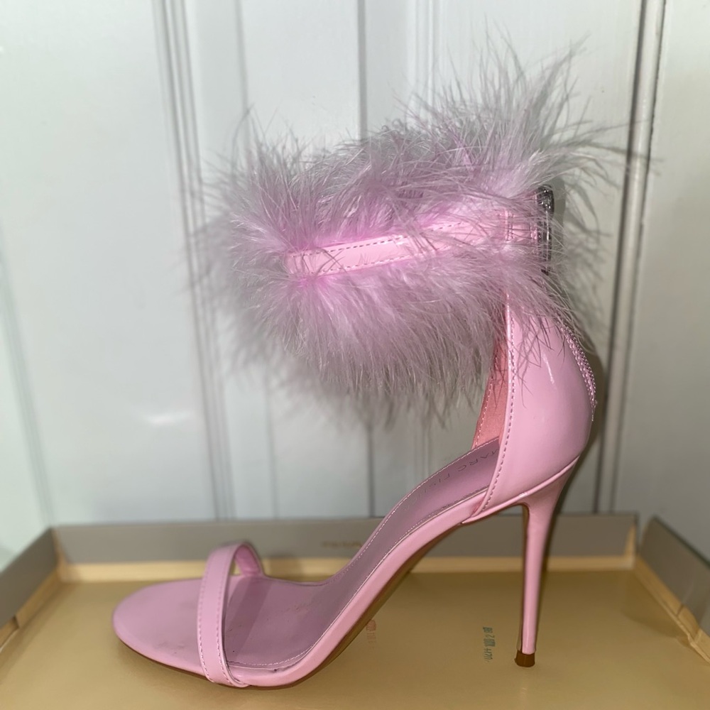 Marc Fisher Light Pink size 8 open toe sandal heel with feather ankle strap